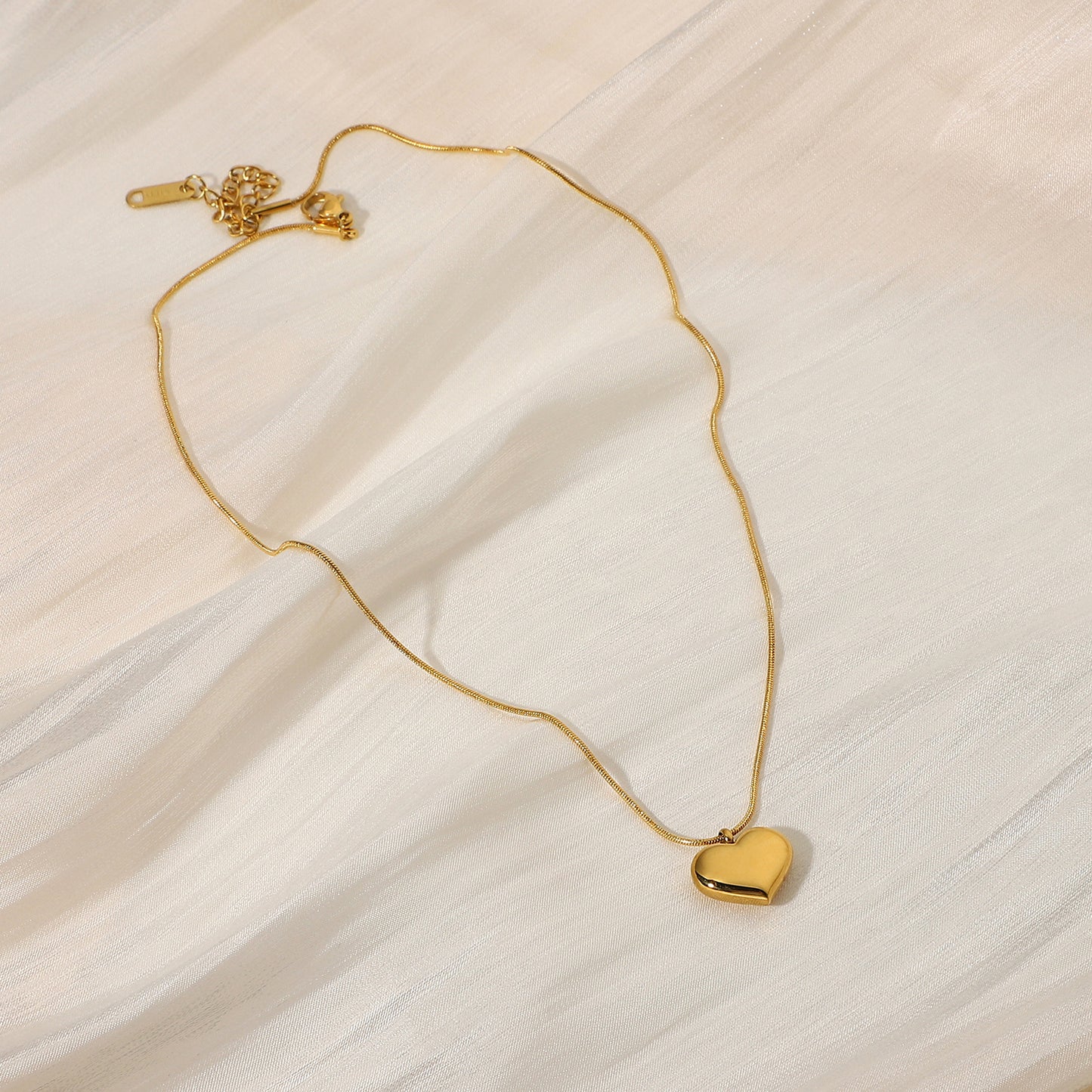 Heart Pendant Stainless Steel Necklace - Minimalist 18k Gold Plated Design
