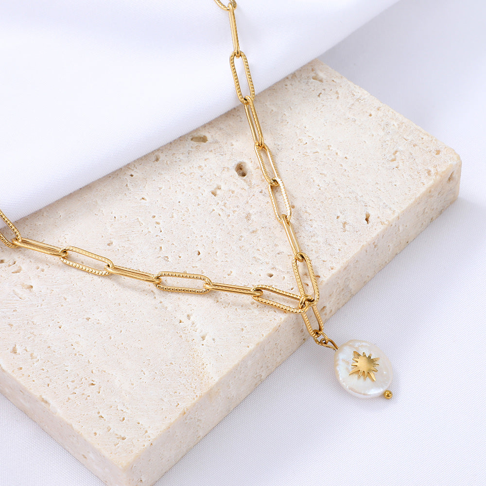 Wholesale Pearl Pendant Stainless Steel Heart Necklace with Vintage Design