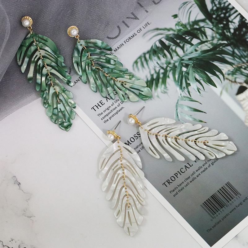 Women's Retro Leaf Acrylic Resin Earrings - Minimalist Luxury Style