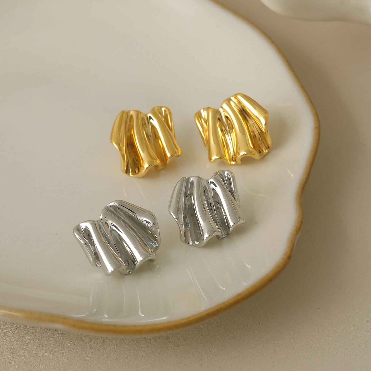 1 Pair 18K Gold Plated Frill Design Copper Ear Studs