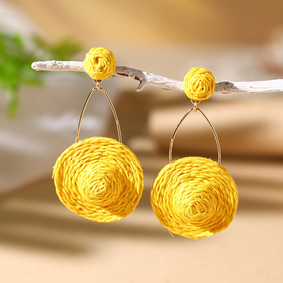 1 Pair Bohemian Raffia Woven Geometric Metal Drop Earrings