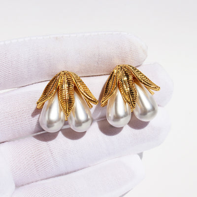 1 Pair Luxurious Queen Leaf Pearl 24K Gold Plated Brass Stud Earrings - French Romantic Niche Retro Design