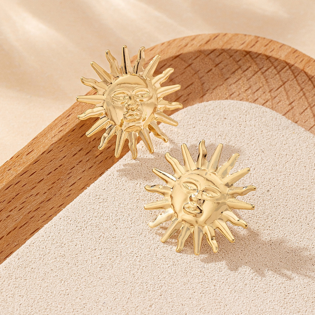 Elegant Retro Sun Face Stud Earrings - 2024 European & American Design Luxury Jewelry