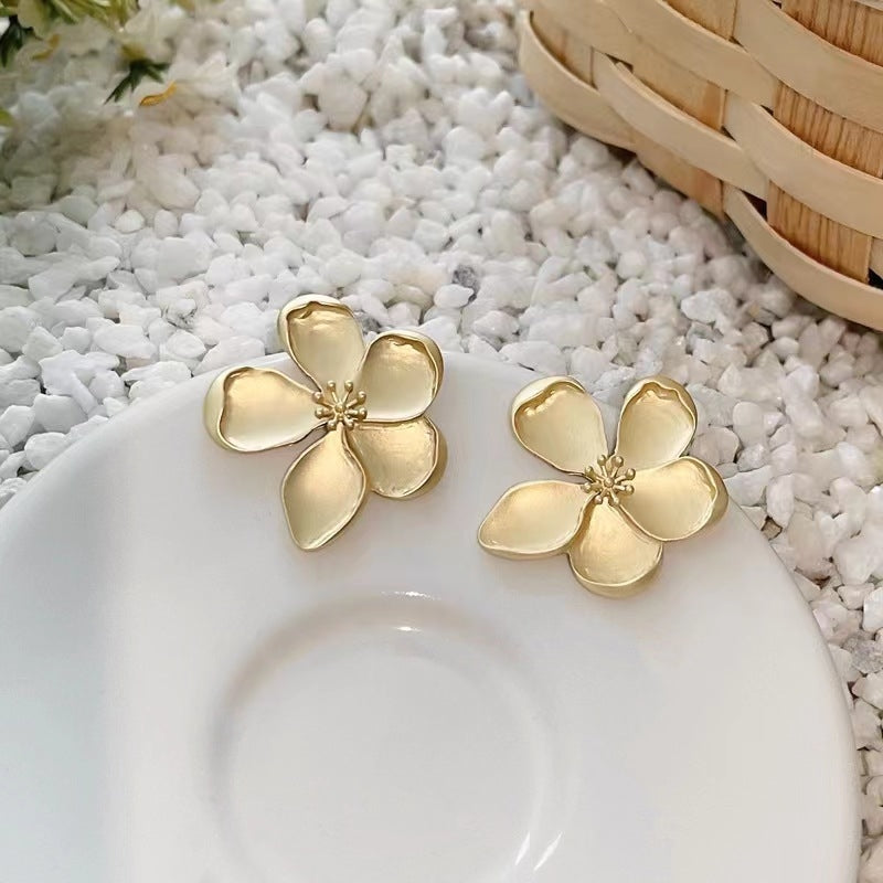 Elegant Retro Flower 18K Gold Plated Earrings - High-End French Design