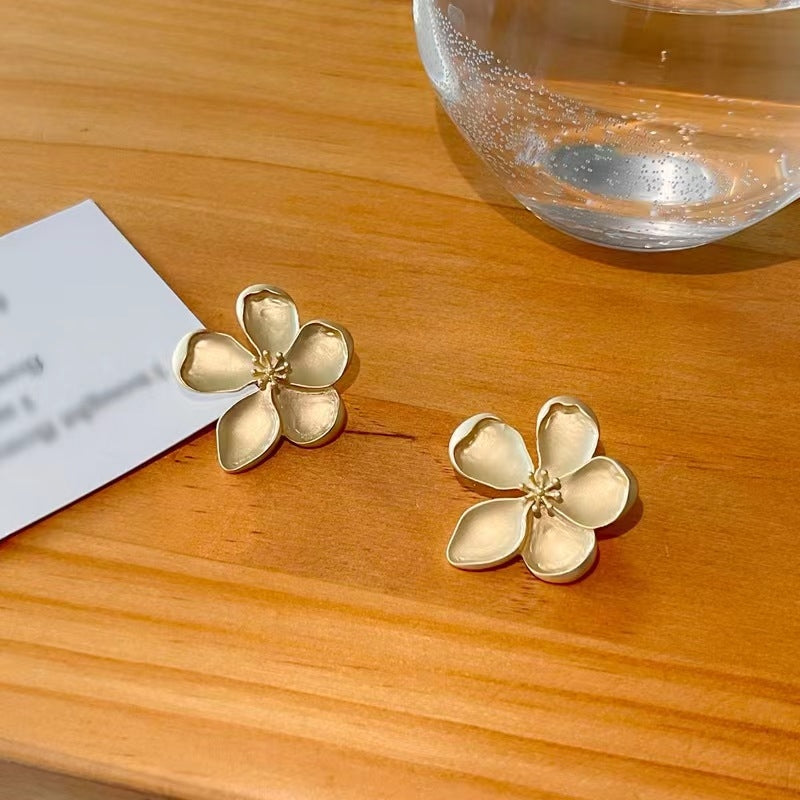 Elegant Retro Flower 18K Gold Plated Earrings - High-End French Design