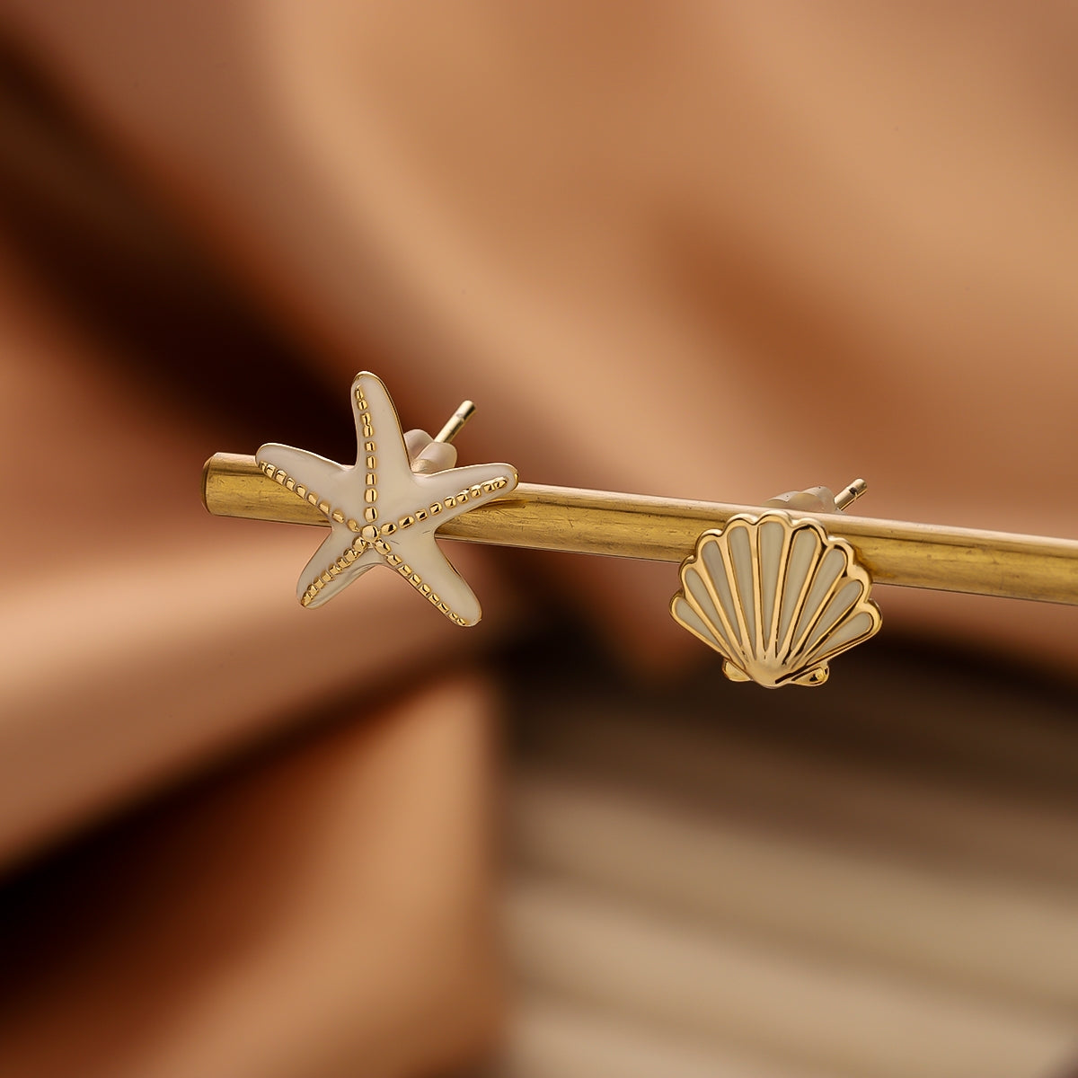 1 Pair Elegant Shiny Starfish Shell Plating Hollow Out Copper 14K Gold Plated Ear Studs