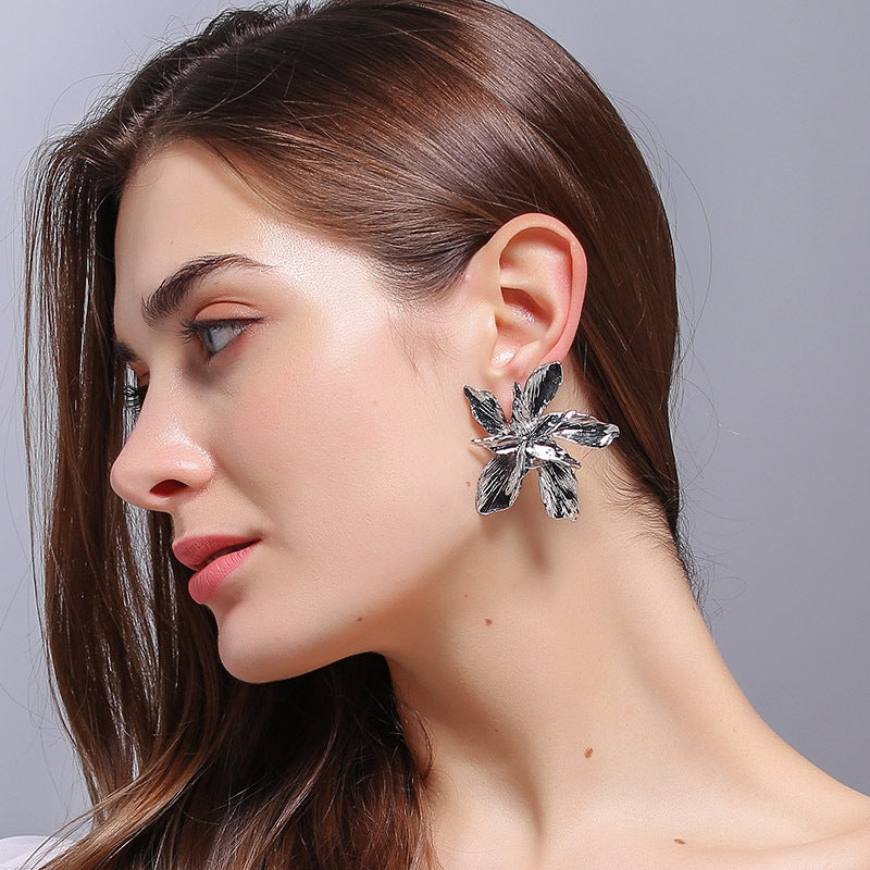 Exaggerated Roman Style Flower Alloy Earrings - Women's Geometric Luxury Jewelry