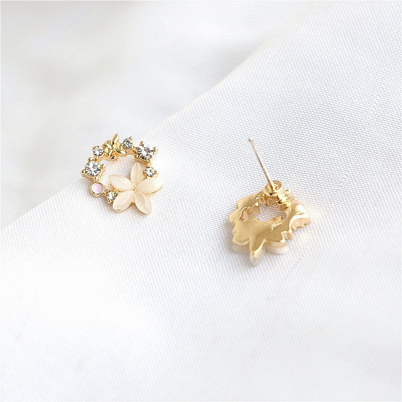 1 Pair Fashion Alloy Rhinestone Five-Petal Flower Stud Earrings 2023