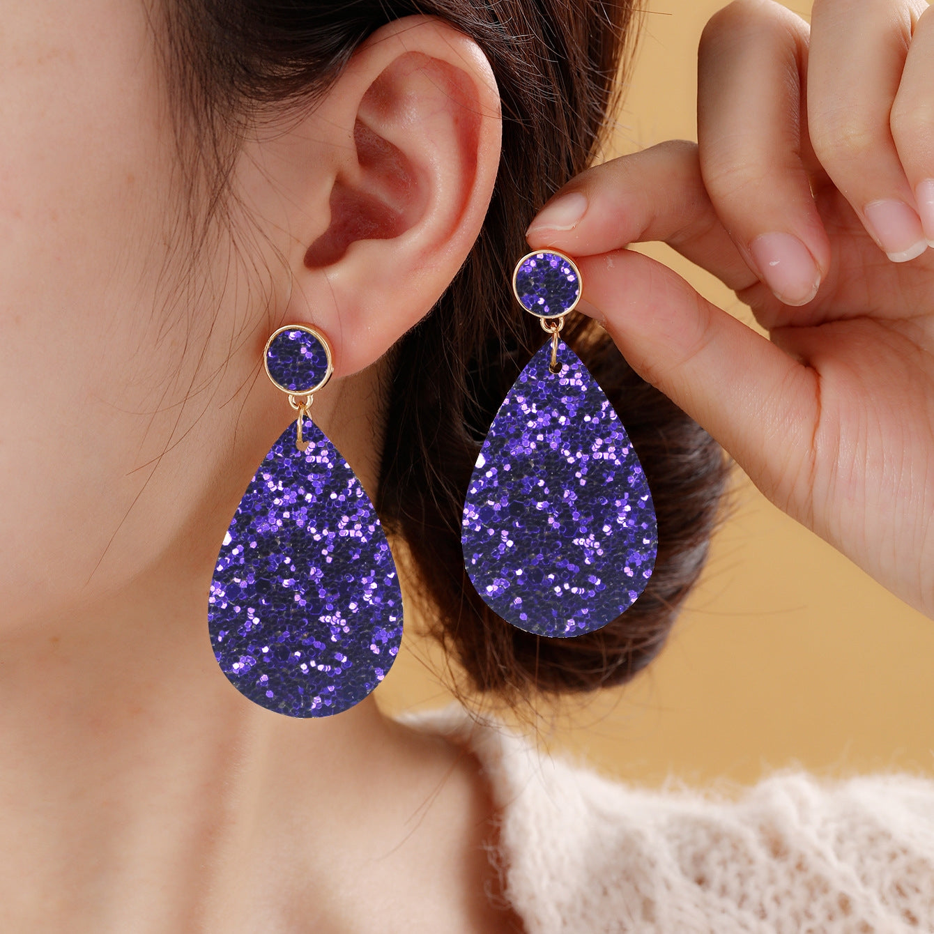 1 Pair Retro Glitter PU Leather Water Droplet Earrings