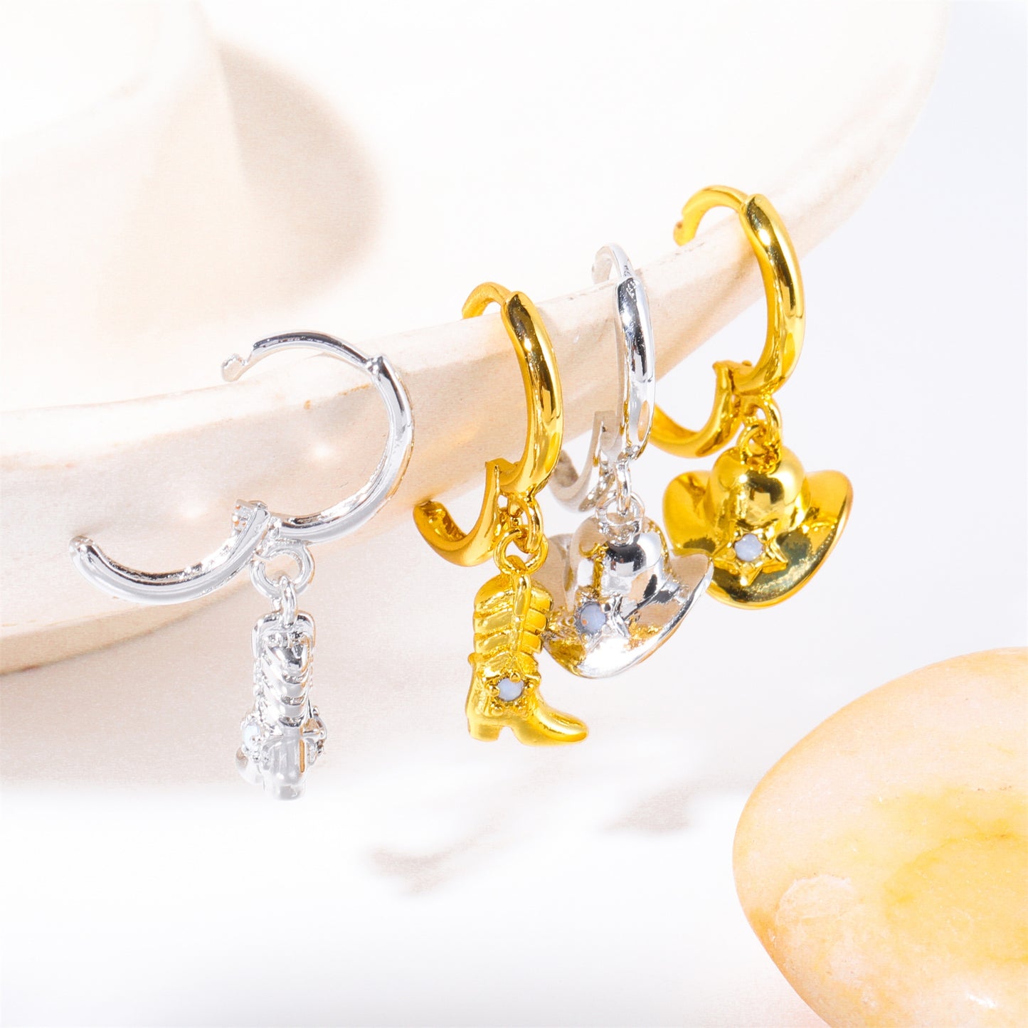 1 Pair Simple Style 18k Gold Plated Cowboy Boot and Hat Drop Earrings