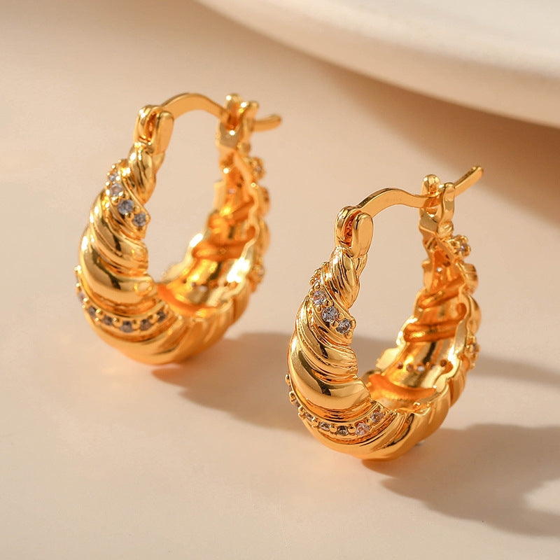 1 Pair Minimalist Copper Rhinestone Inlay Earrings with 18k Gold Plated Horn Design