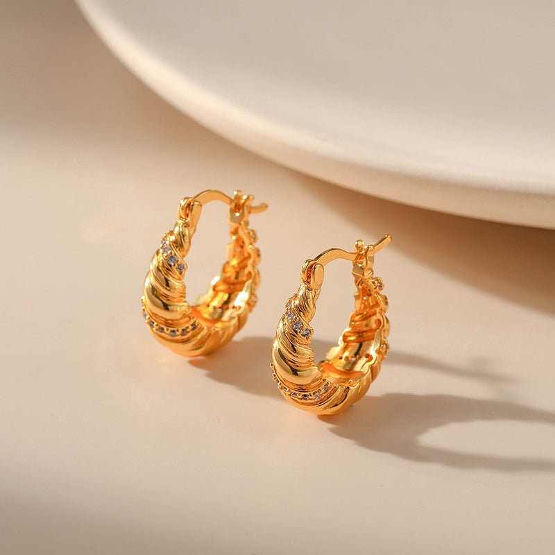 1 Pair Minimalist Copper Rhinestone Inlay Earrings with 18k Gold Plated Horn Design