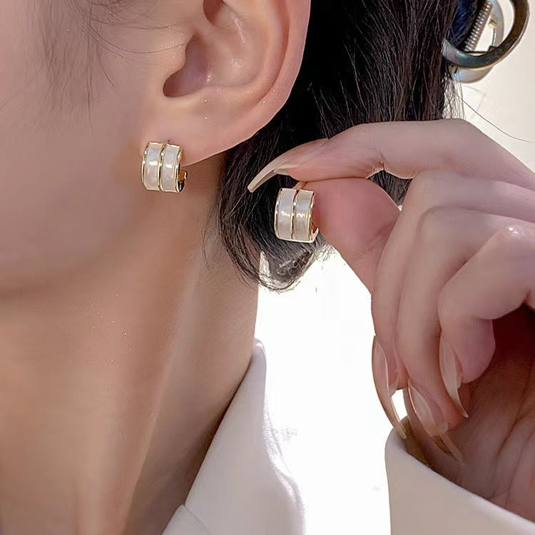 Vintage C Shape Alloy Stud Earrings - 2024 Trendy Light Luxury French Style