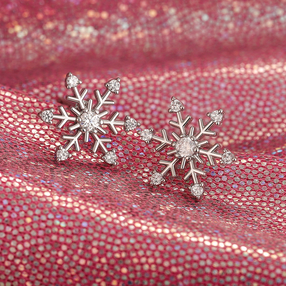 1 Piece Casual Snowflake Zircon Copper Ear Studs - Elegant Christmas Gift