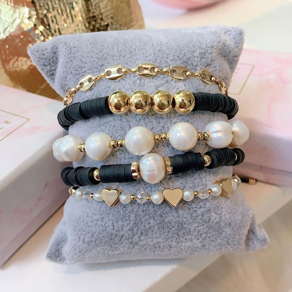 Fashion Heart Shape Freshwater Pearl Bracelet with Sequins and Love Charm