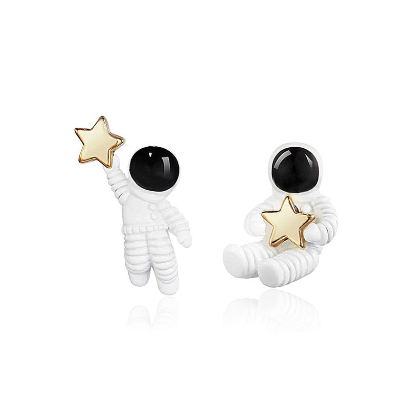 Cute Astronaut Picking Star Stud Earrings NHDP145182