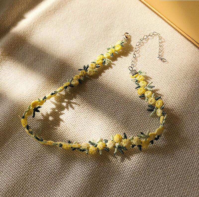 Sweet Floral Lace Embroidered Choker Necklace for Women