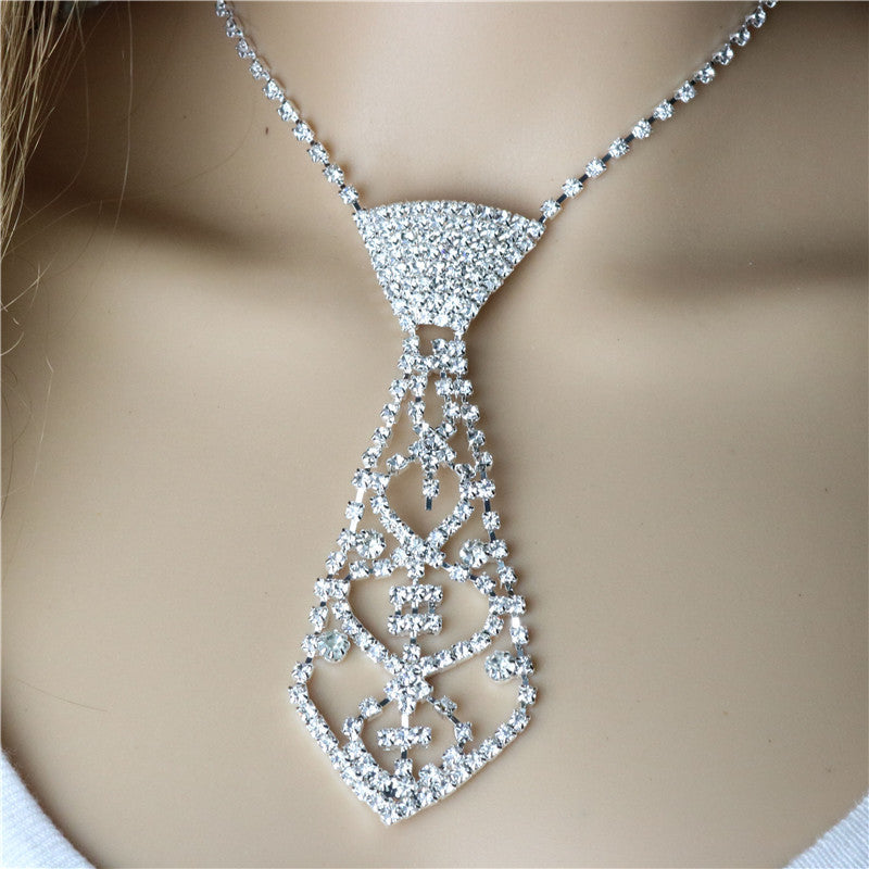 Fashion Bridal Rhinestone Tie Necklace with Claw Chain