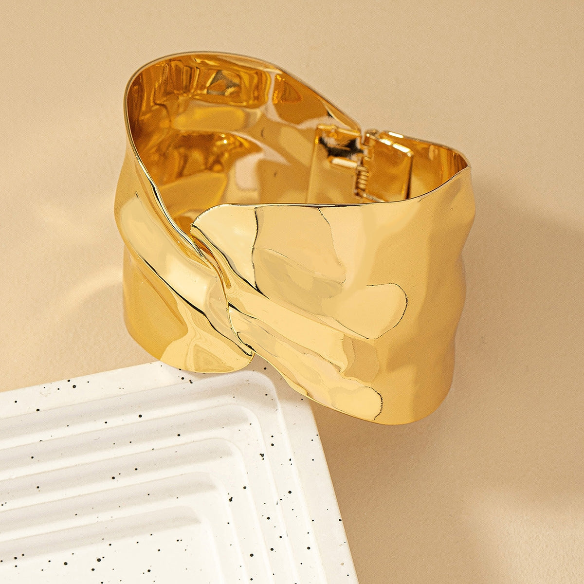Classic Solid Color Alloy Women's Bangle with Metal Leaf Open Design