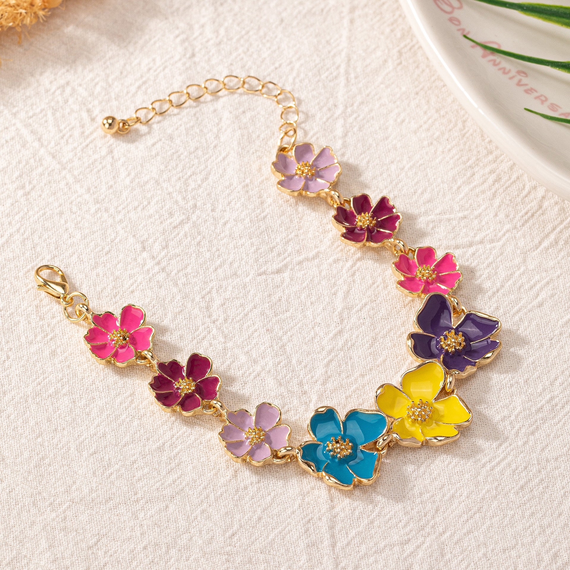 Simple Flower Alloy Bracelet - Creative Personality Jewelry