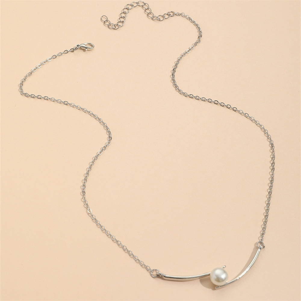 Basic Geometric Imitation Pearl Alloy Necklace with Star Pendant