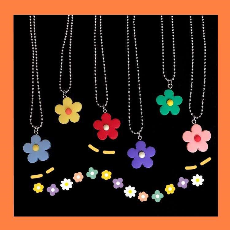 Cartoon Flower Pendant Necklace for Women - Retro Cute Clay Floral Choker