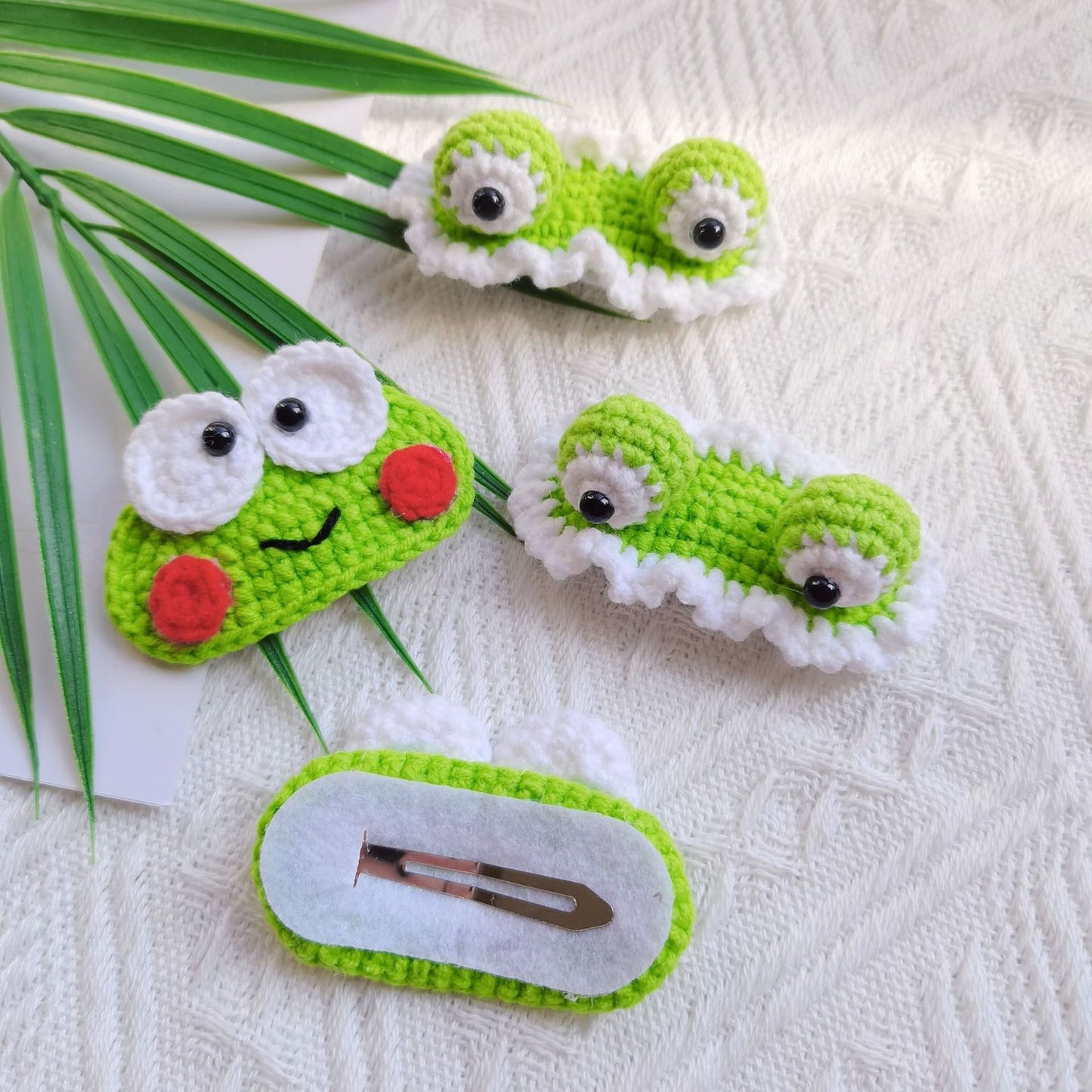 Handmade Wool Knitted Frog Hair Clip - 3D Cartoon Animal Design BB Side Clip Headwear