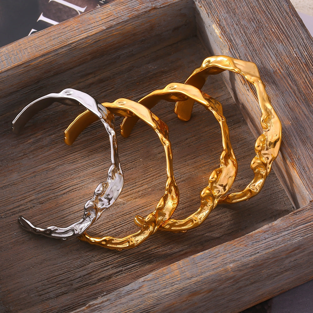 Elegant Wave Pattern 18K Gold Plated Stainless Steel Bangle Bracelet for Women