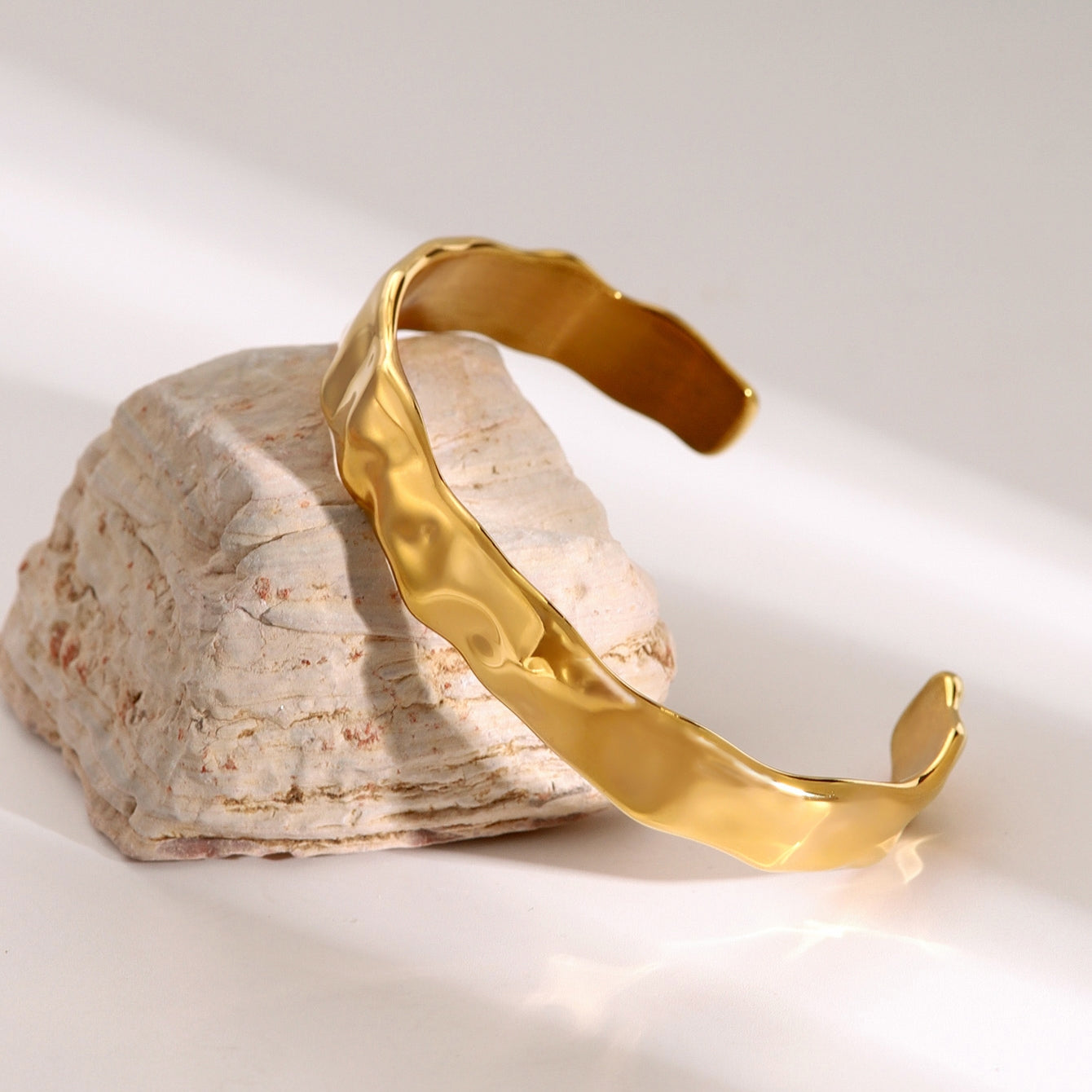 18K Gold Plated Stainless Steel Wave Hammer Pattern Bangle Bracelet
