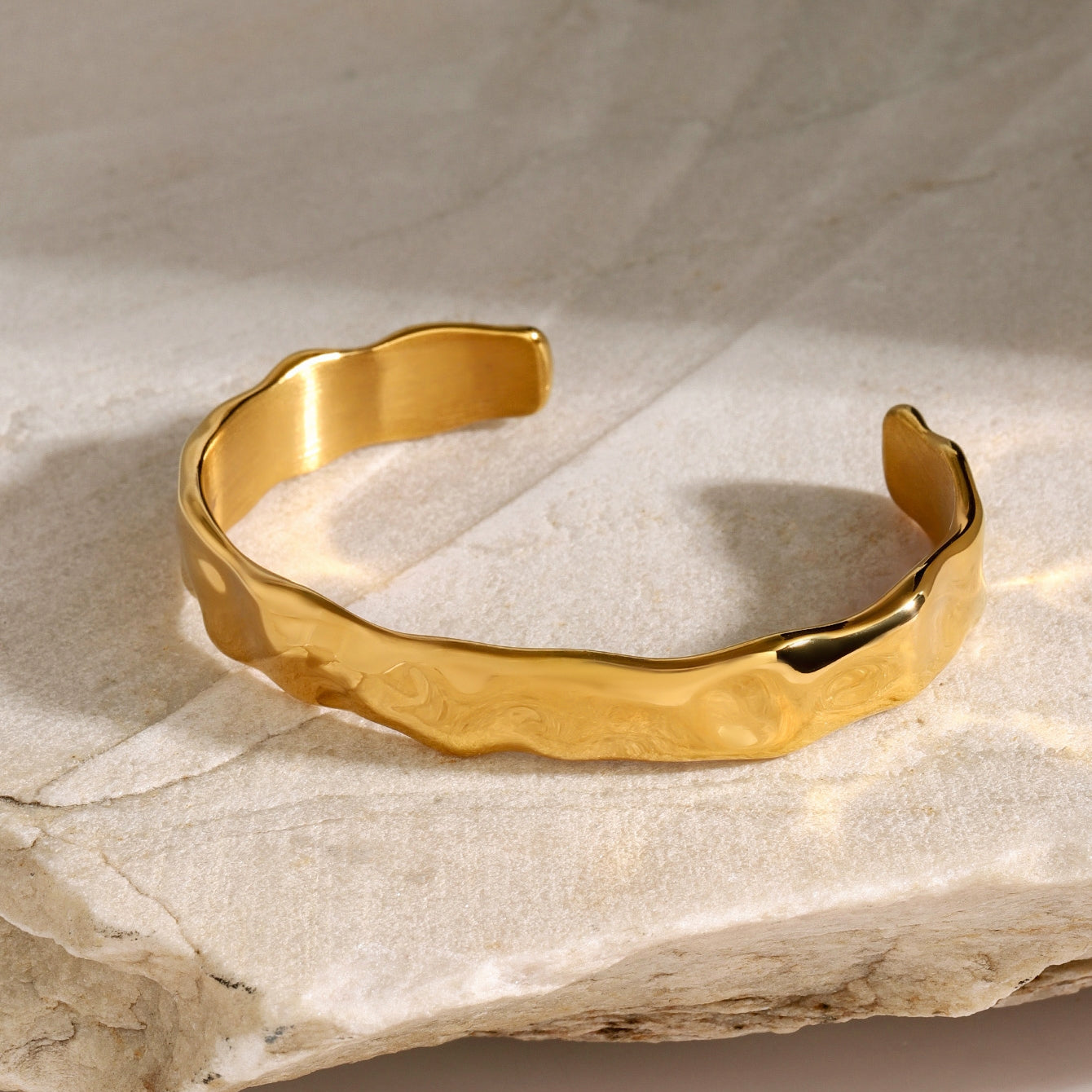 18K Gold Plated Stainless Steel Wave Hammer Pattern Bangle Bracelet