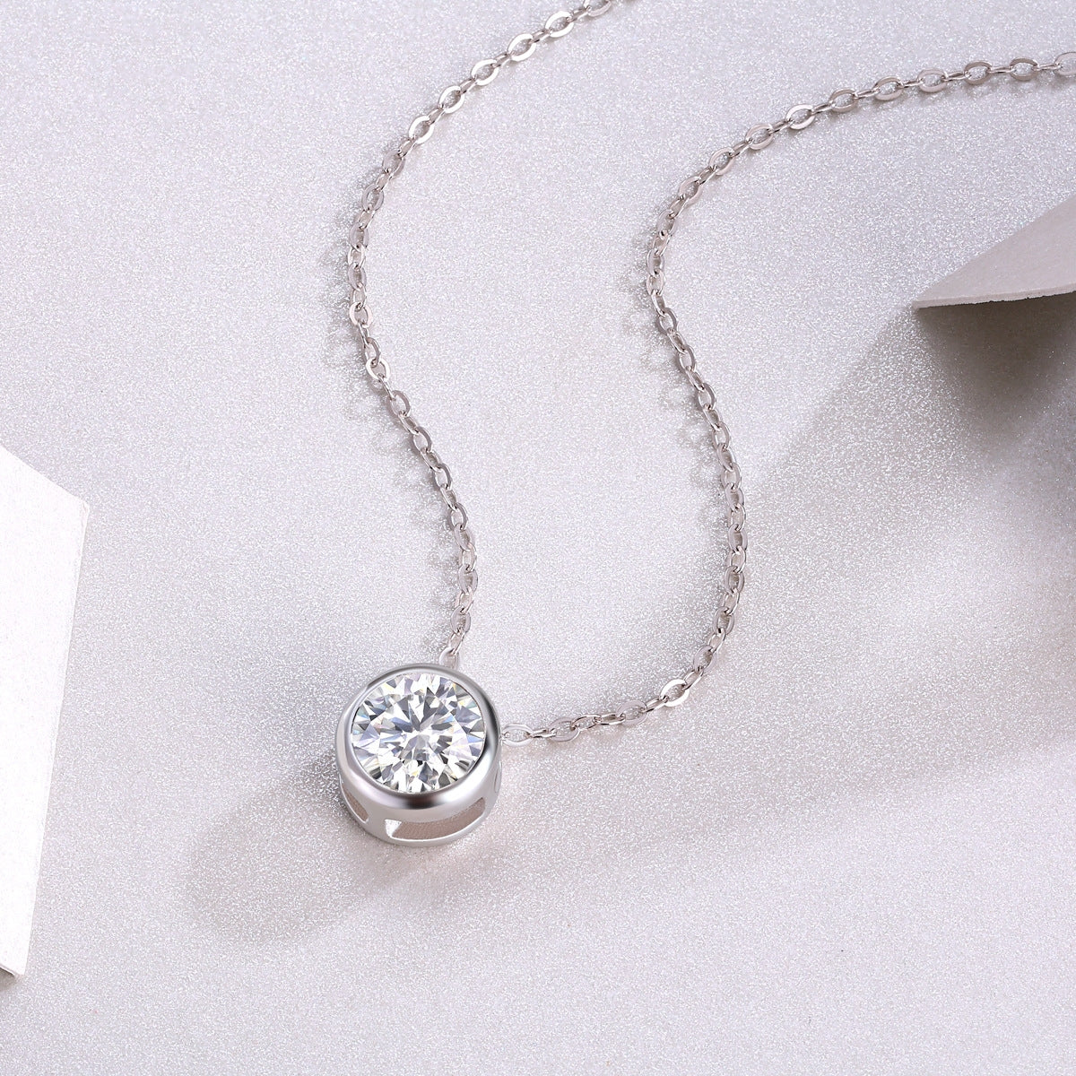 Casual Sterling Silver Moissanite Pendant Necklace