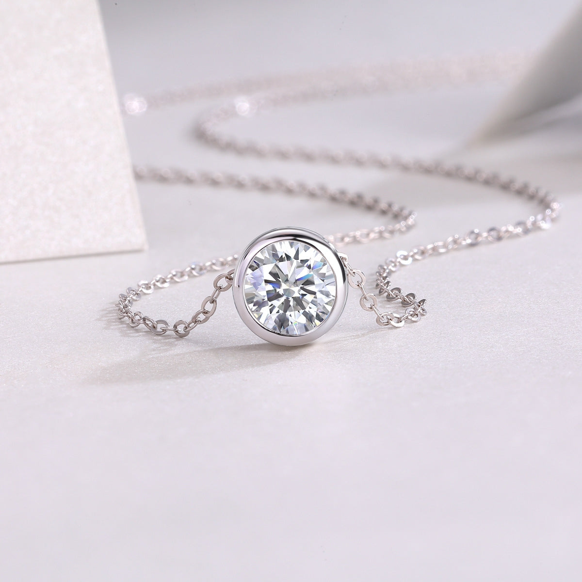 Casual Sterling Silver Moissanite Pendant Necklace