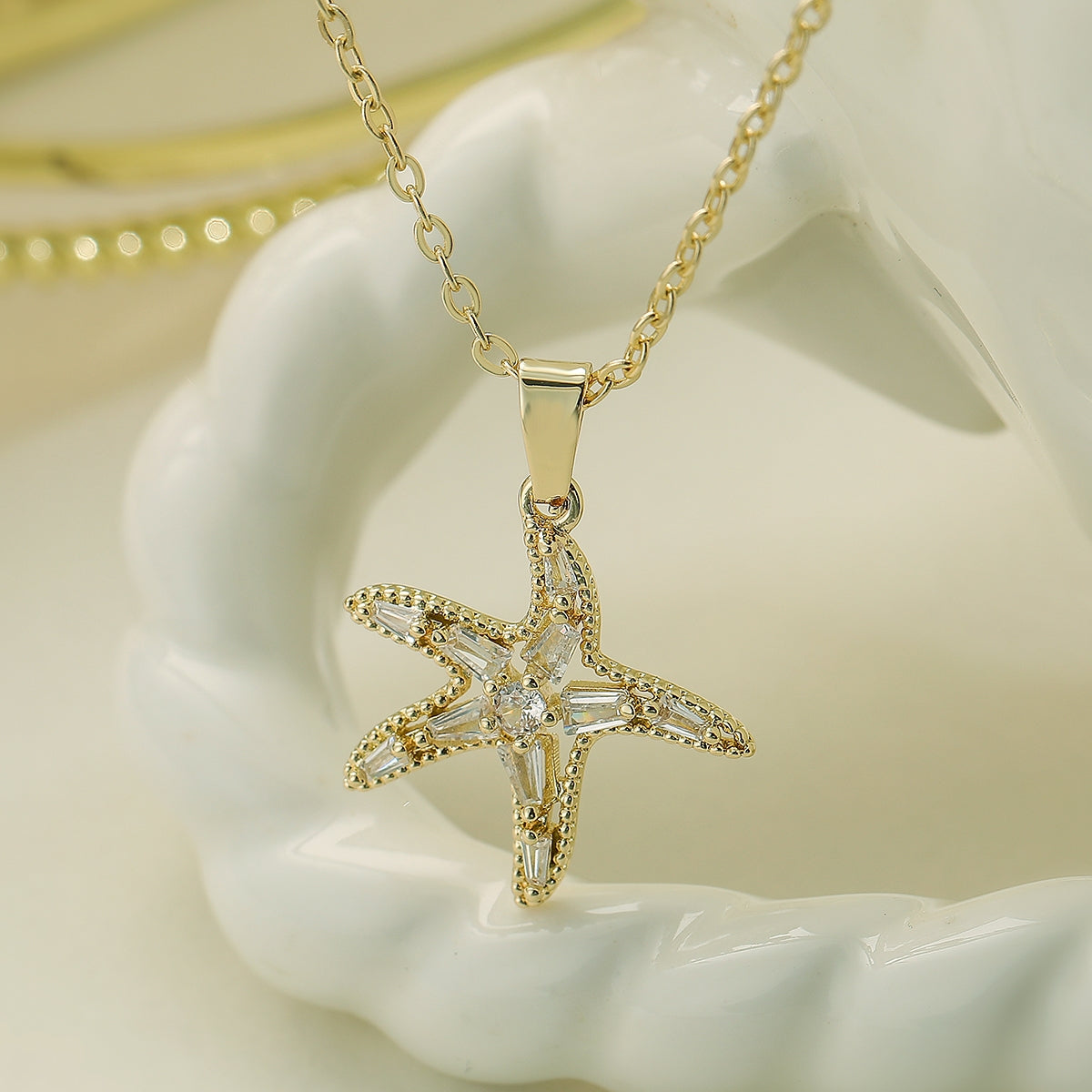 Copper 18K Gold Plated Starfish Zircon Pendant Necklace