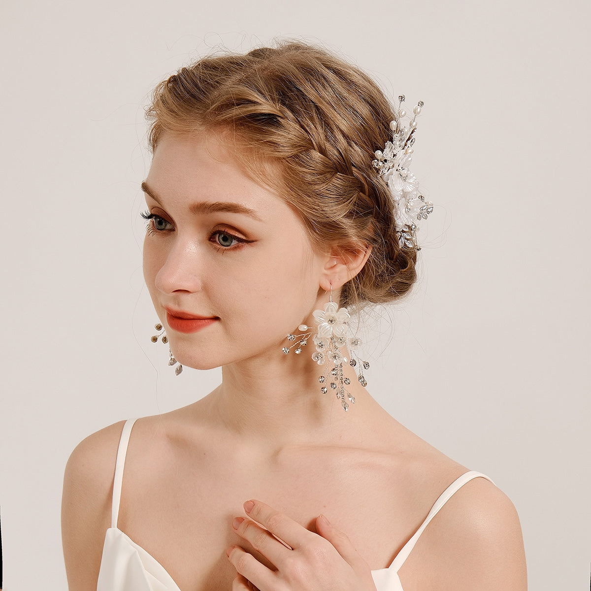 Elegant Bridal Flower Acrylic Pearl Beaded Hair Combs and Earrings Set