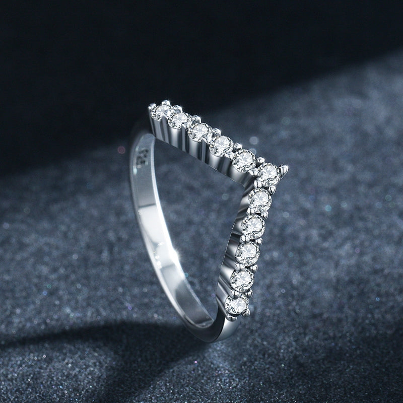 Elegant Arrow Zircon Sterling Silver Ring