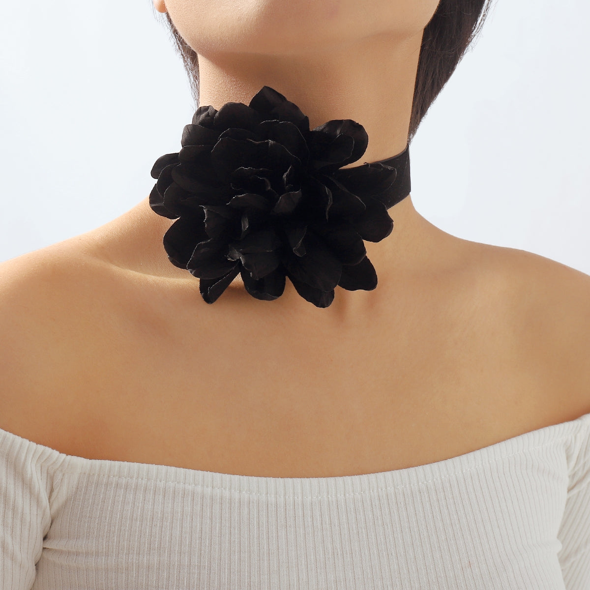 Elegant Retro Floral Velvet Rose Choker Necklace for Women