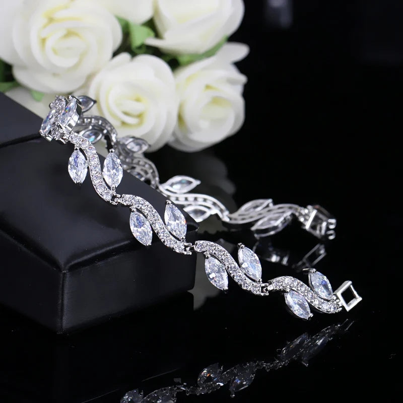 Elegant Shiny Leaf Zircon Inlay White Gold Plated Bracelet