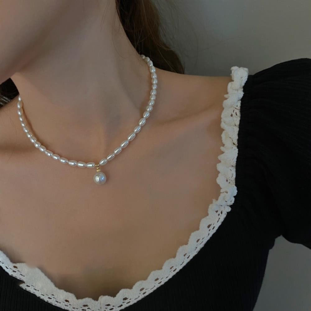 Elegant Geometric Pearl Pendant Necklace for Women