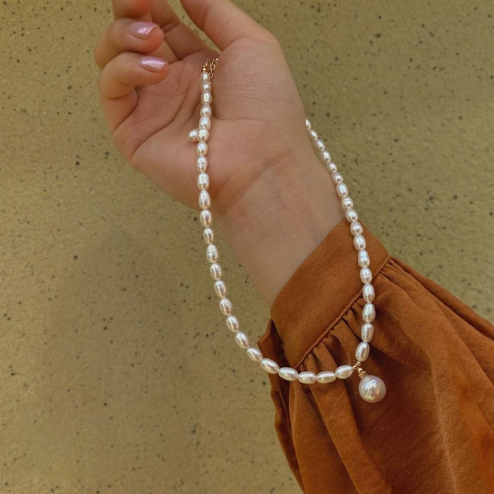 Elegant Geometric Pearl Pendant Necklace for Women