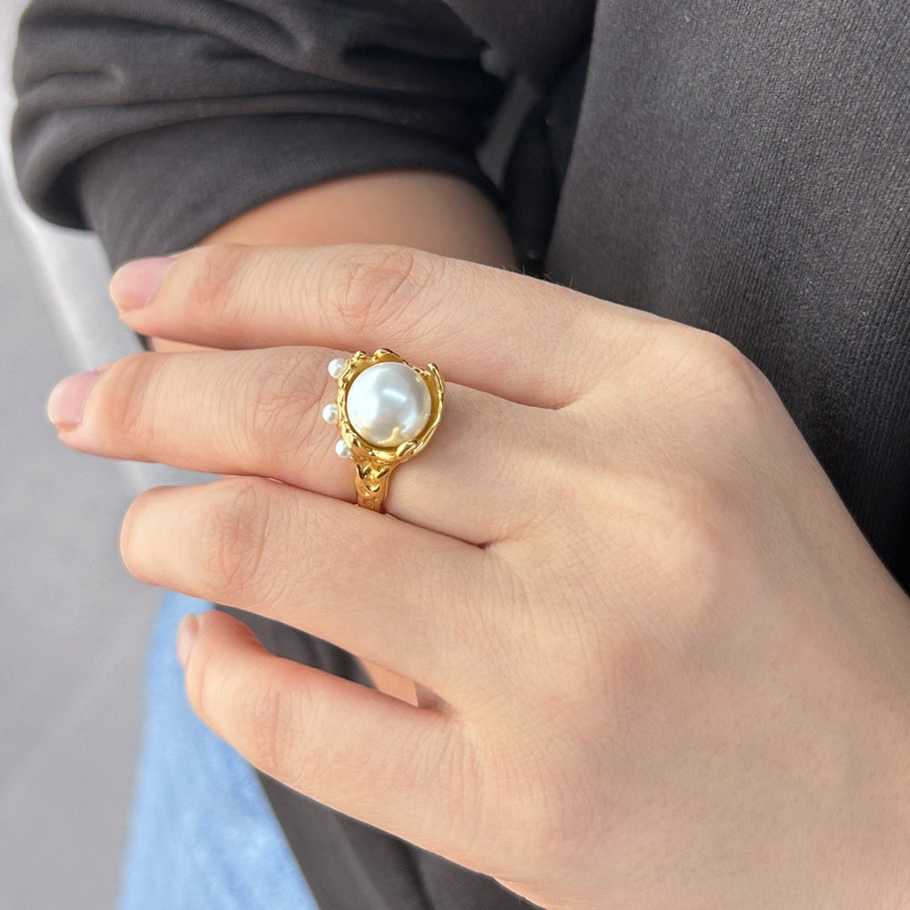 Elegant Geometric 18K Gold Plated Pearl Ring