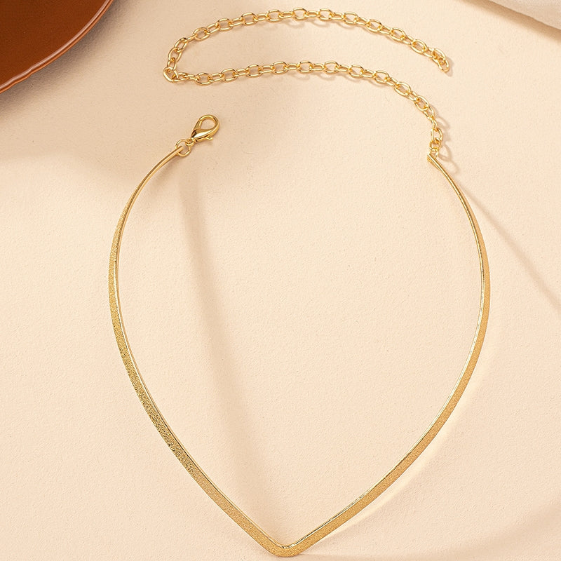 Elegant V Shape Heart Design Gold Plated Women's Choker Necklace