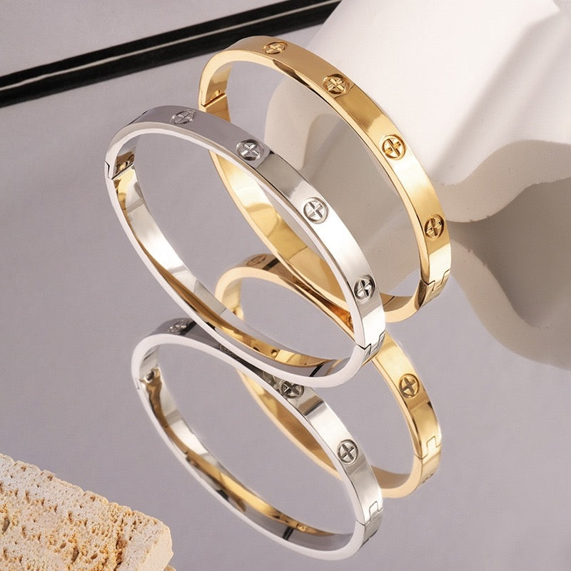 Elegant 18K Gold Plated Stainless Steel Bangle and Titanium Steel Diamond Bracelet Set