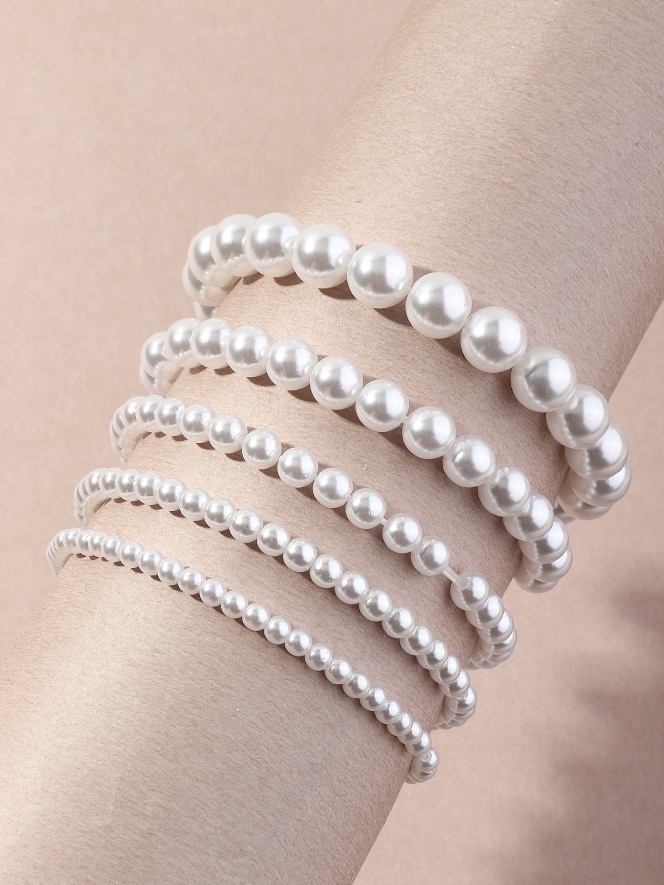 Elegant Imitation Pearl Beaded Women's Bracelet with Bungee Rope