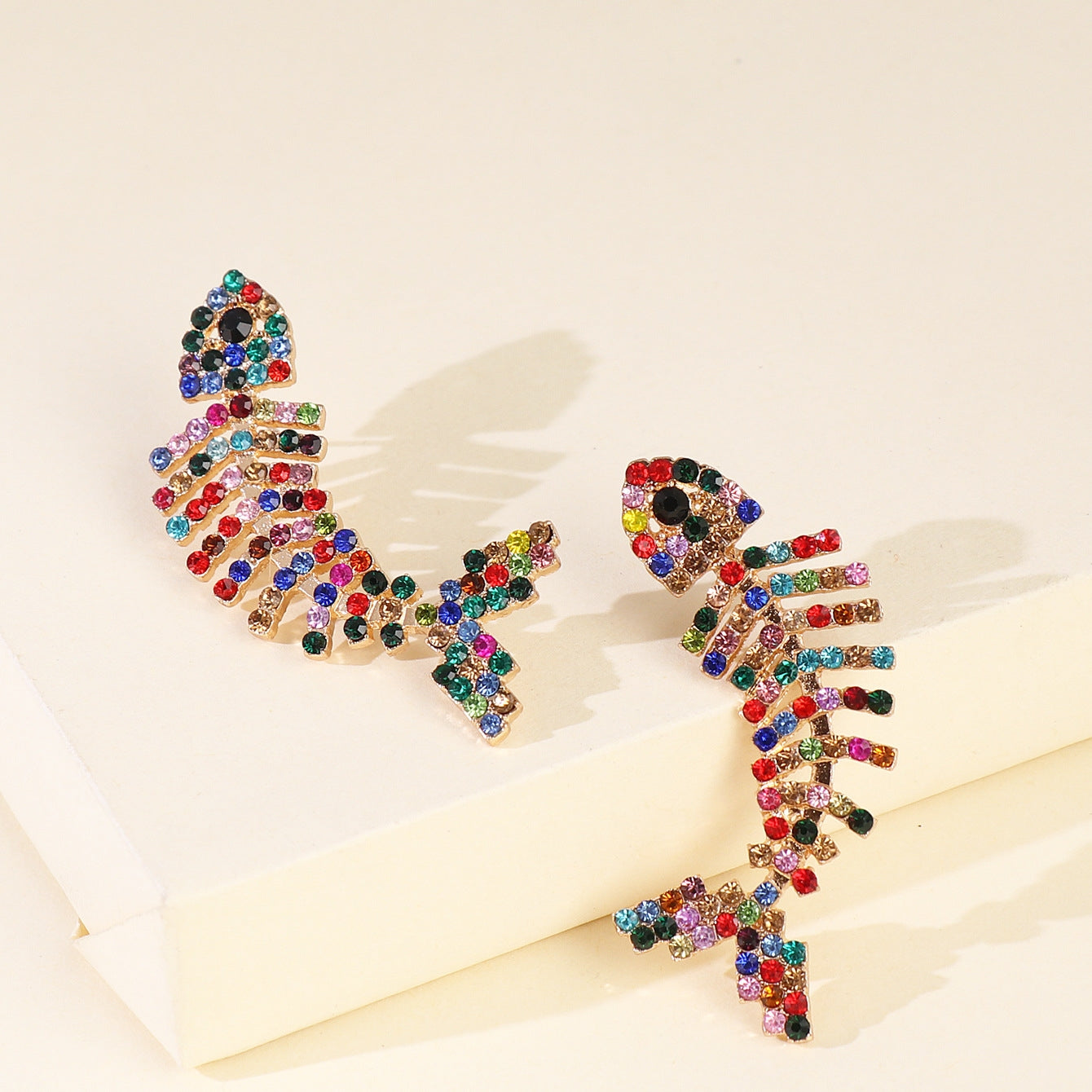 Exaggerated Diamond Fish Bone Claw Chain Fashion Earrings