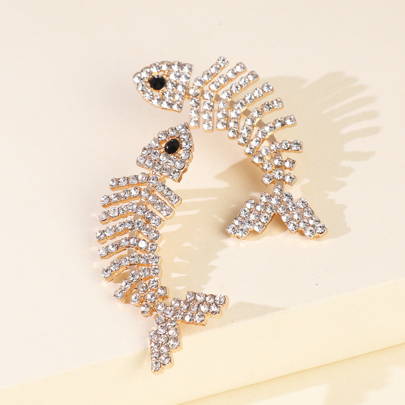 Exaggerated Diamond Fish Bone Claw Chain Fashion Earrings