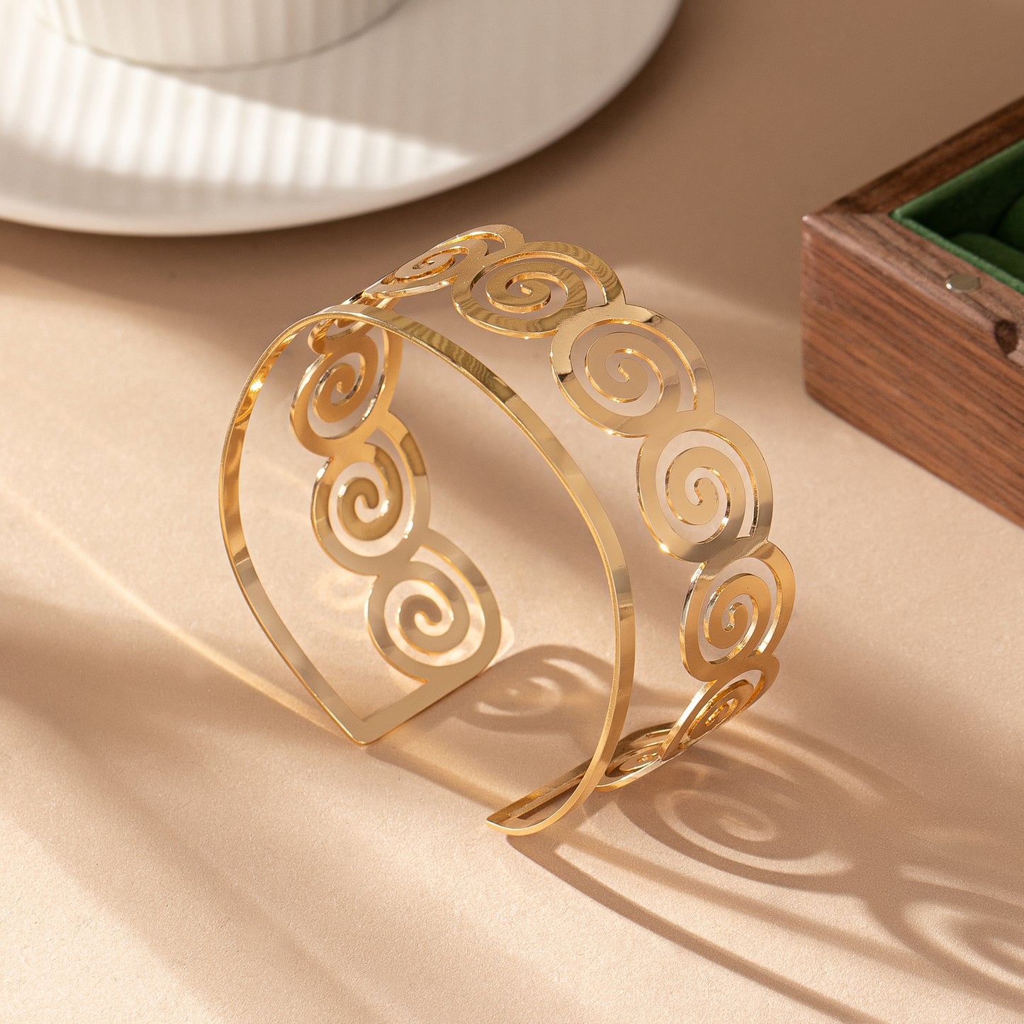 Exaggerated Geometric Alloy Open Cuff Arm Bracelet