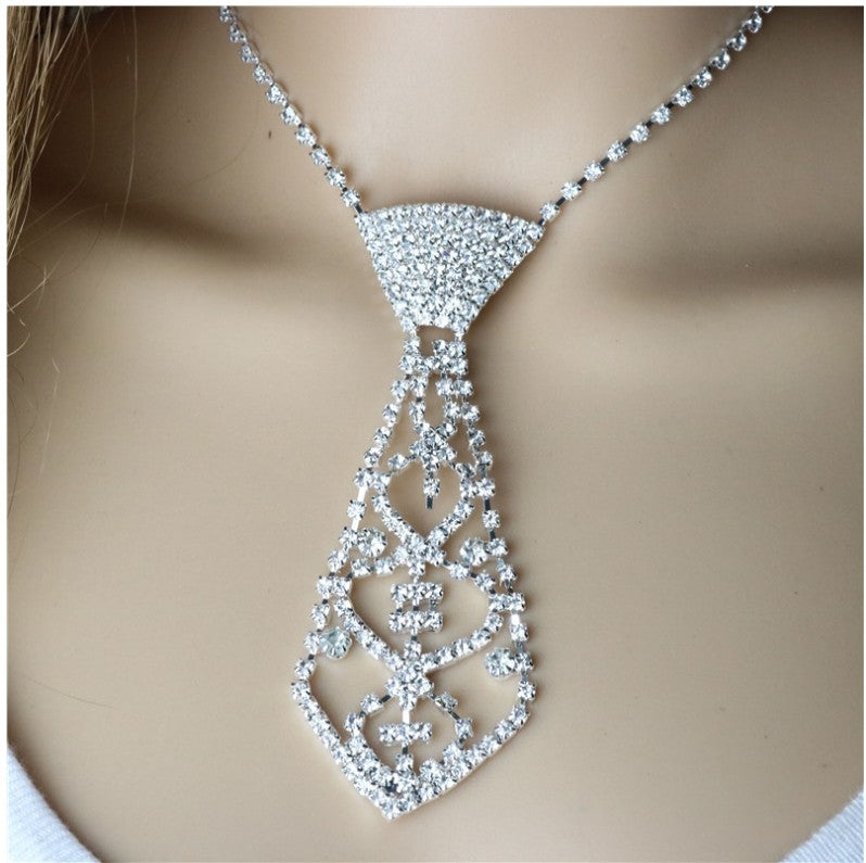 Fashion Bridal Rhinestone Tie Necklace with Claw Chain