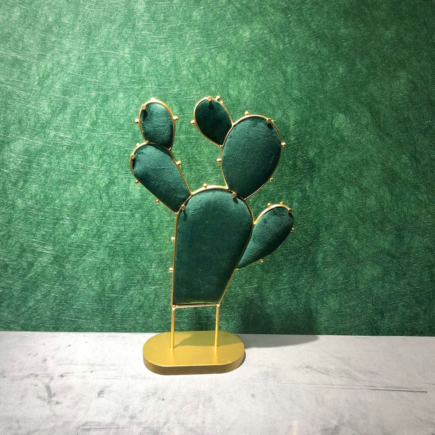 Fashion Cactus Metal Jewelry Display Stand