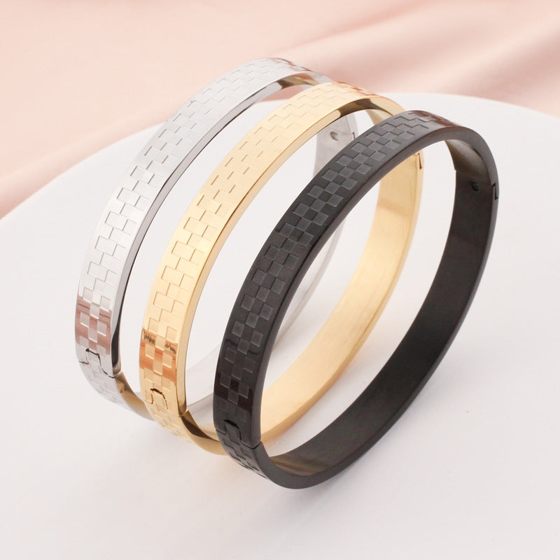 Fashion Stainless Steel Plaid Couple Bracelet with Egg-Shaped Buckle