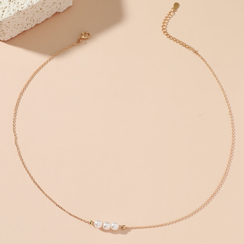 Fashion Three Pearl Alloy Necklace with Chain